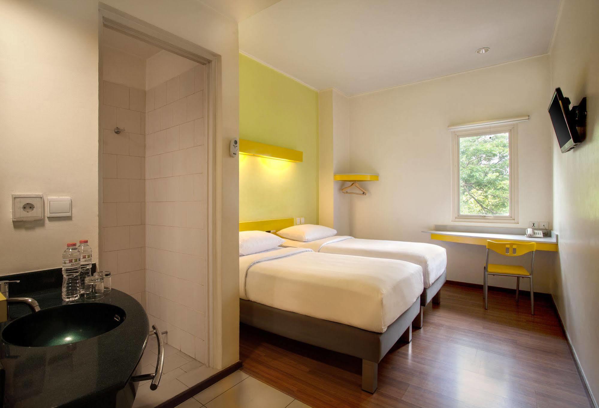 Ibis Budget Jakarta Cikini Eksteriør billede