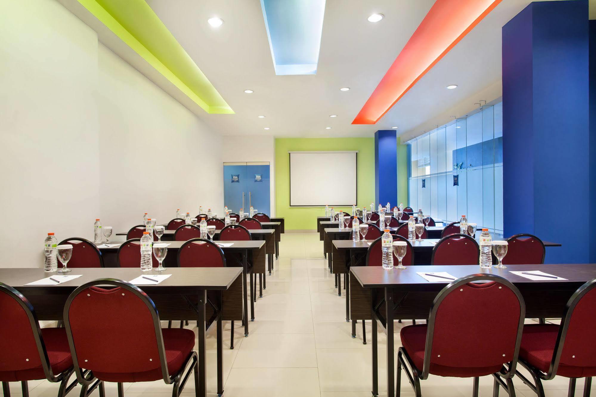 Ibis Budget Jakarta Cikini Eksteriør billede