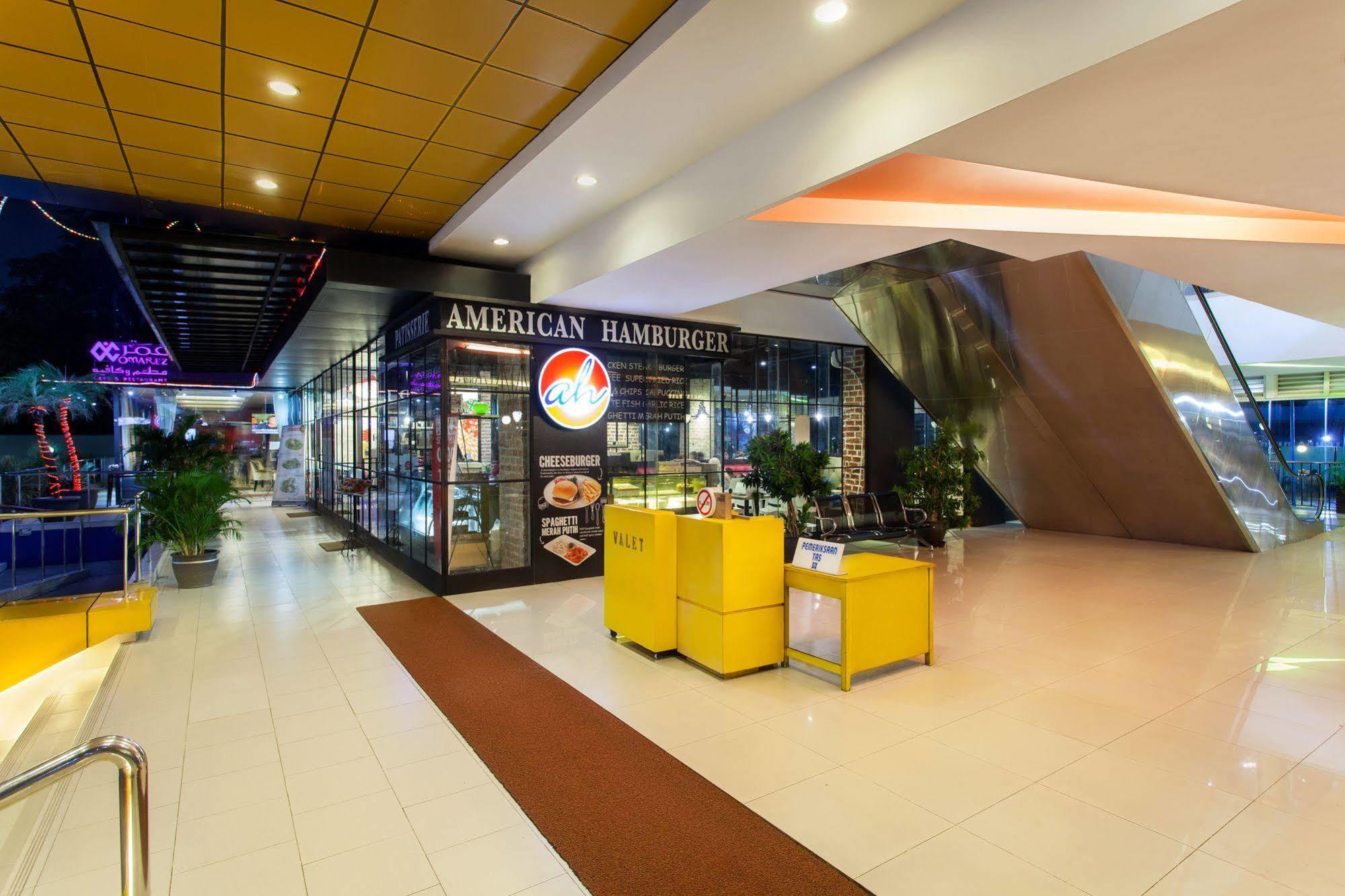 Ibis Budget Jakarta Cikini Eksteriør billede